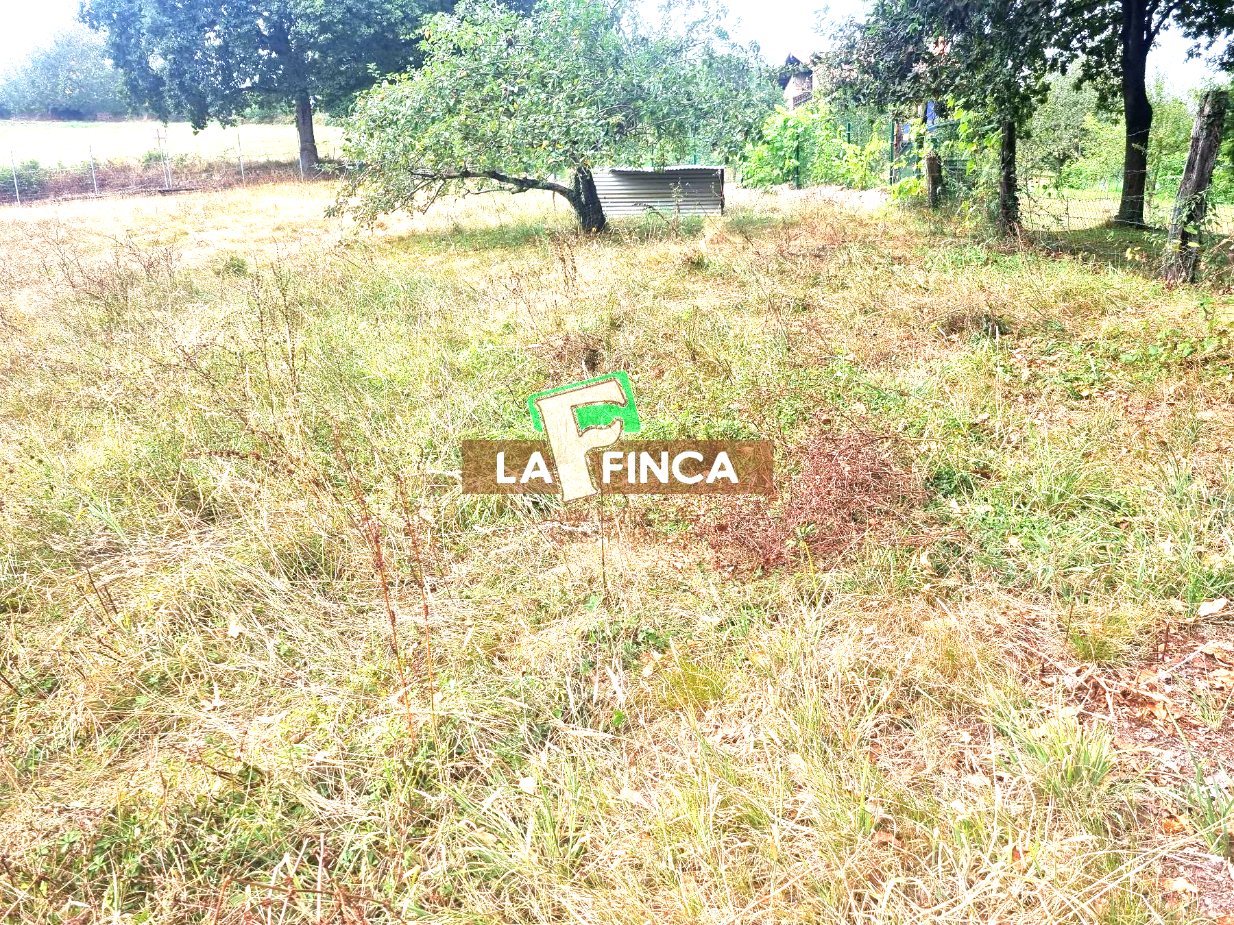 Venta de terreno en Latores
