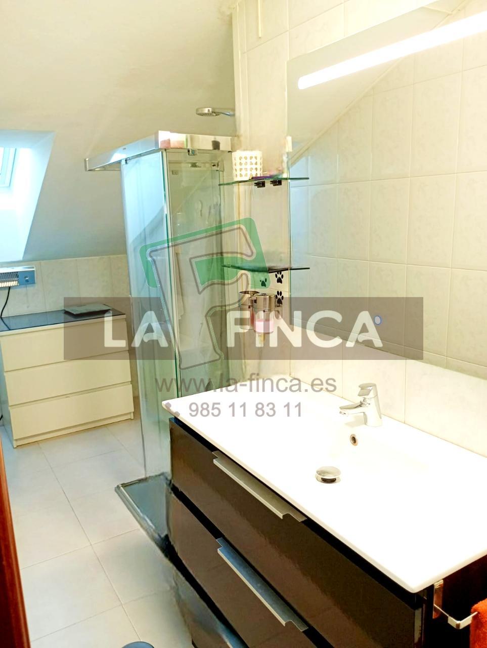 For sale of penthouse in Lugo de Llanera