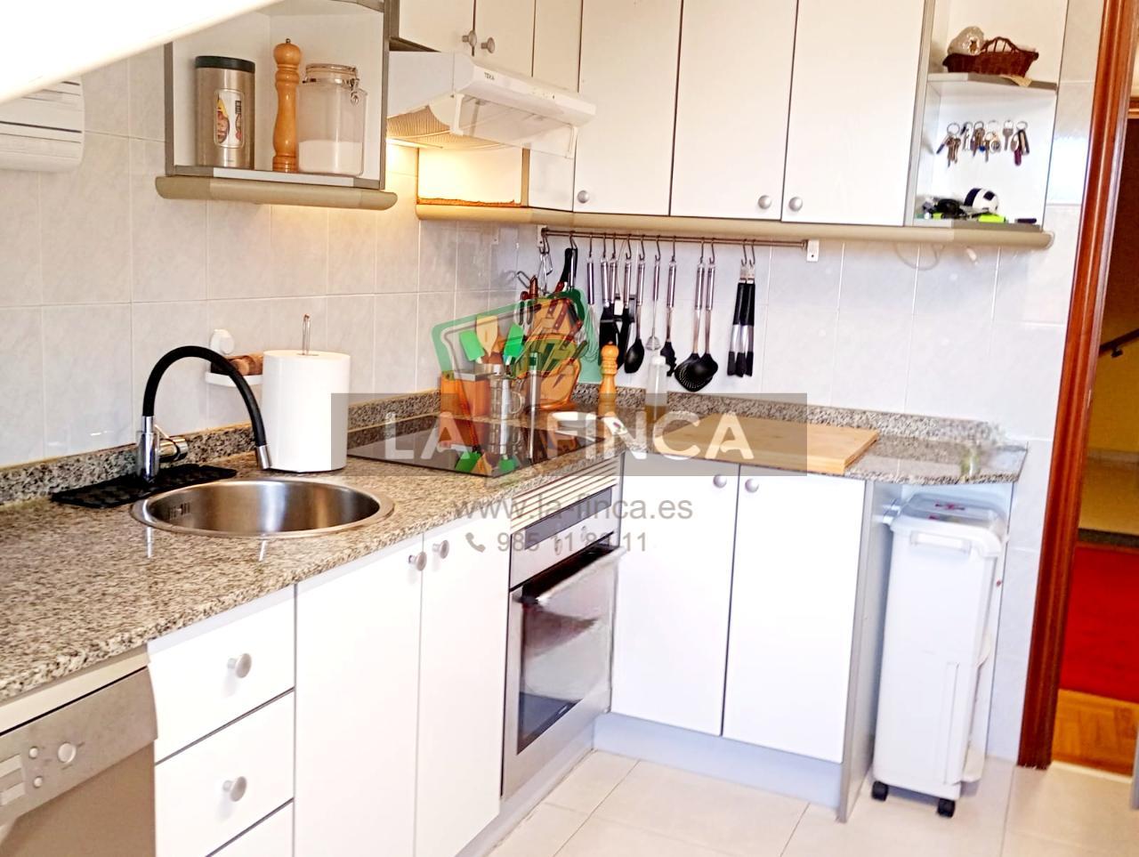 For sale of penthouse in Lugo de Llanera