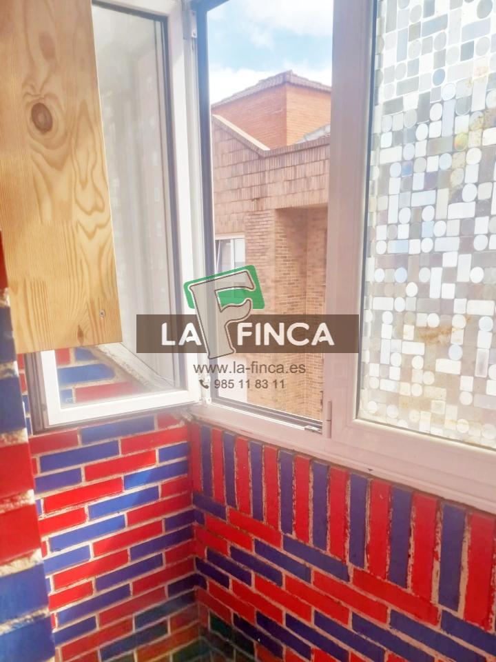 For sale of flat in Gijón
