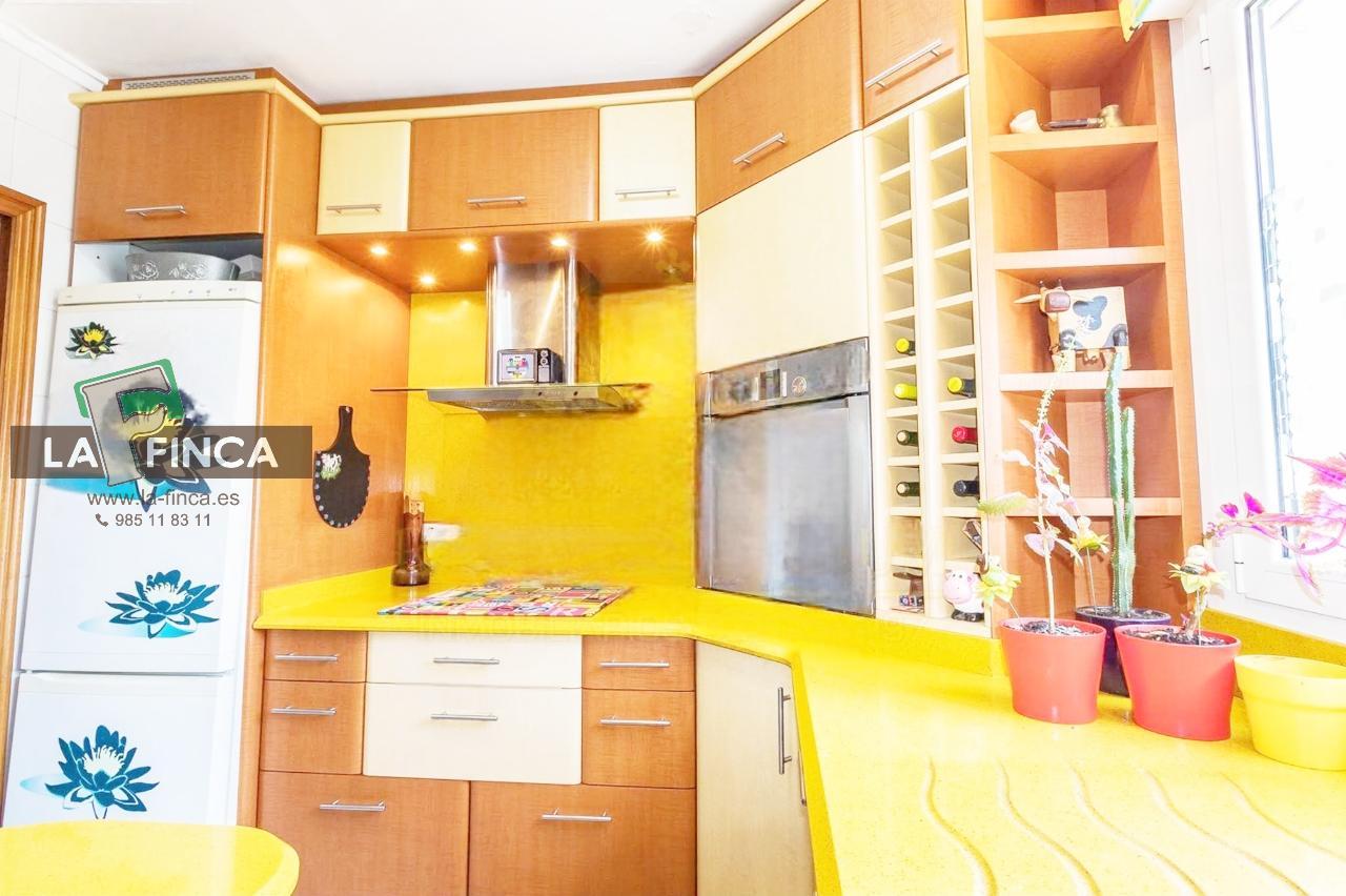For sale of flat in Gijón