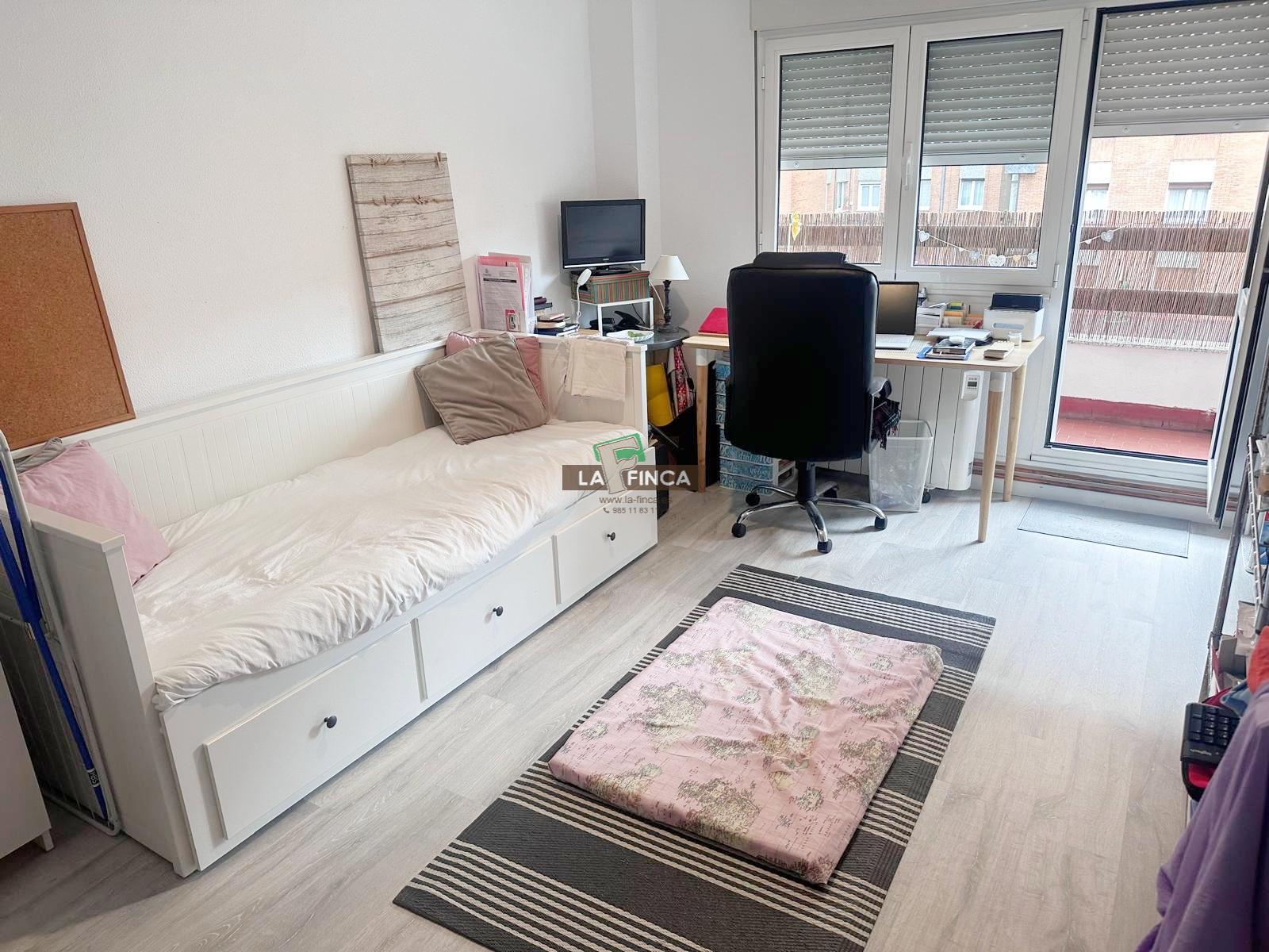 For sale of flat in Oviedo