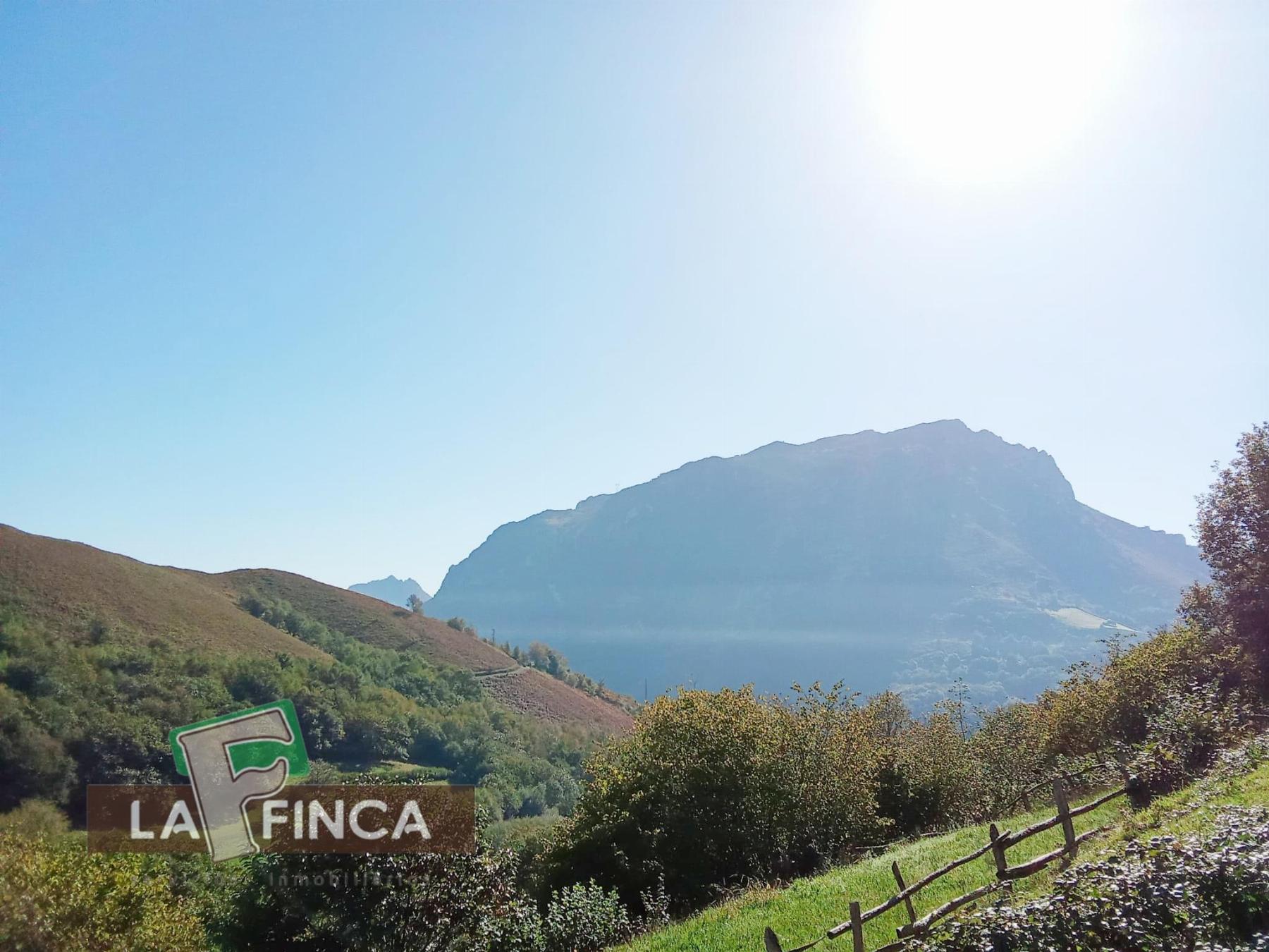 Venta de terreno en Morcín