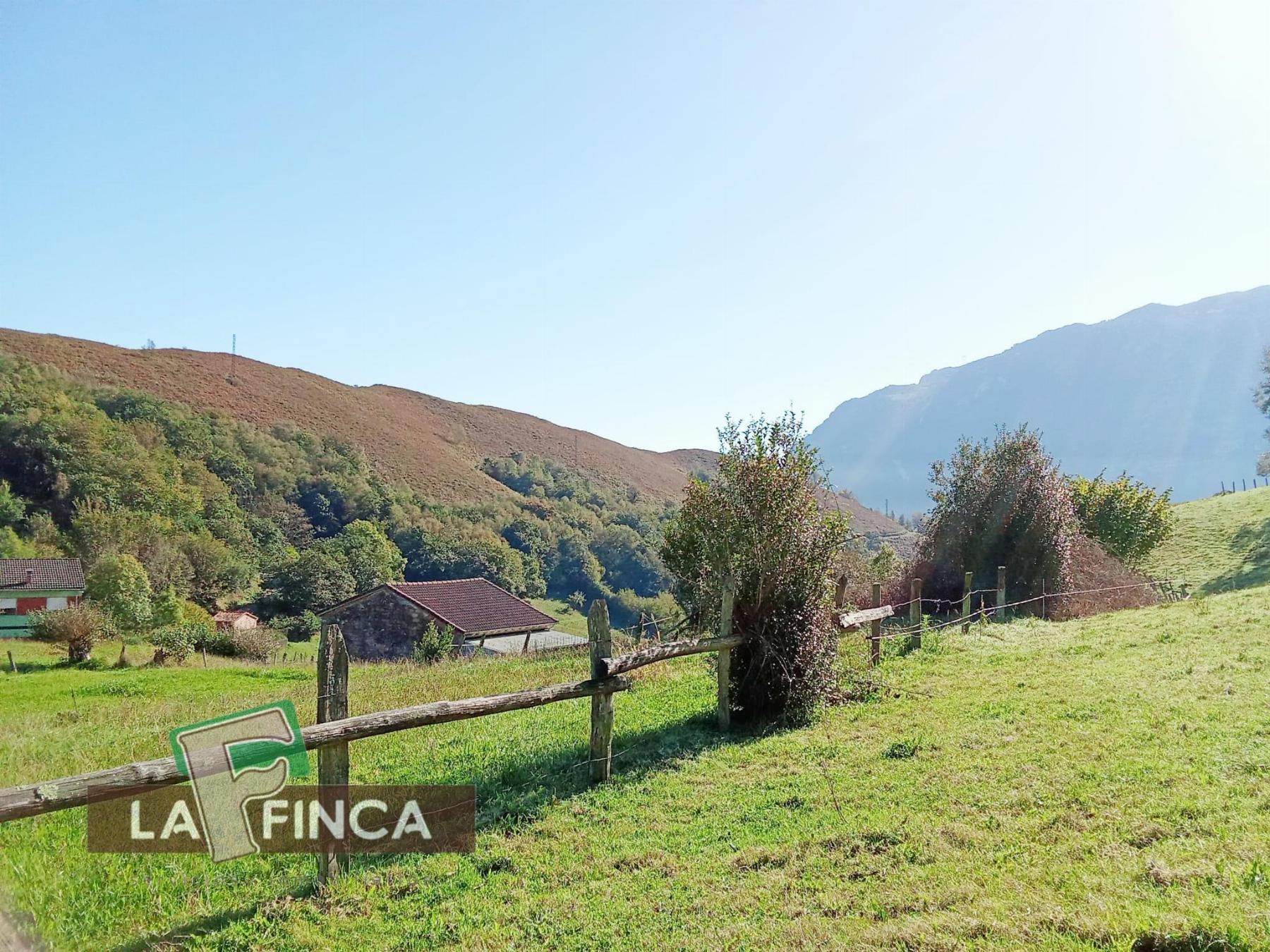 Venta de terreno en Morcín