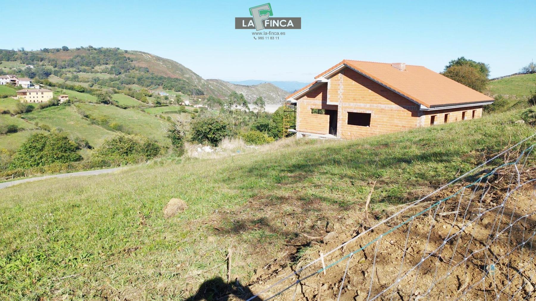 Venta de terreno en Morcín