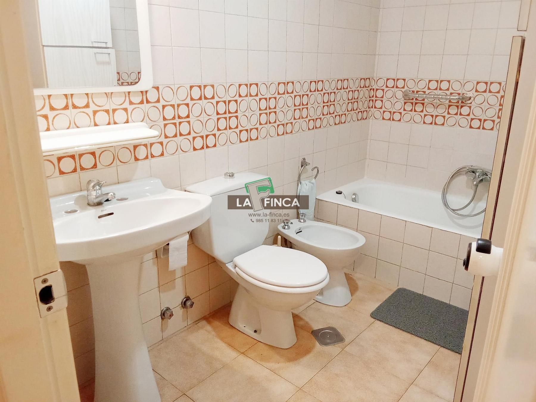 For rent of flat in Oviedo