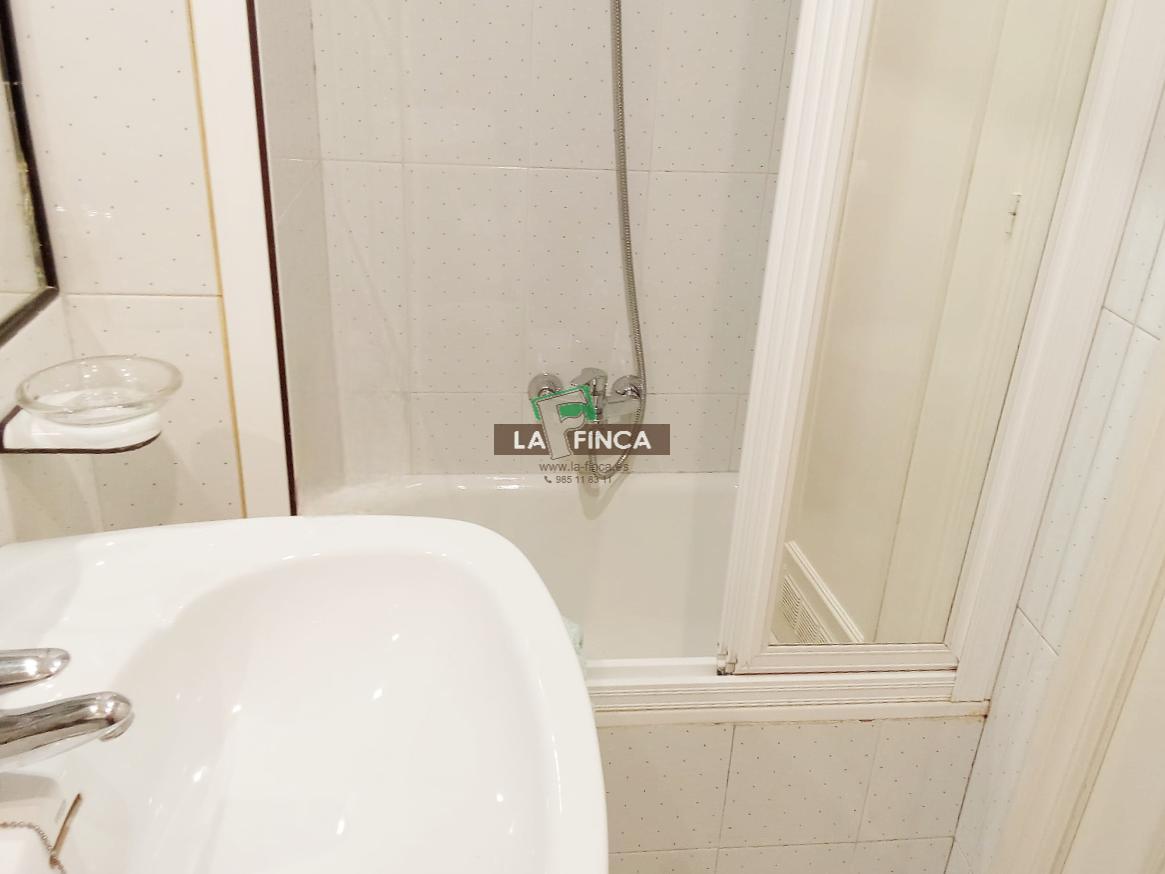 For rent of flat in Oviedo