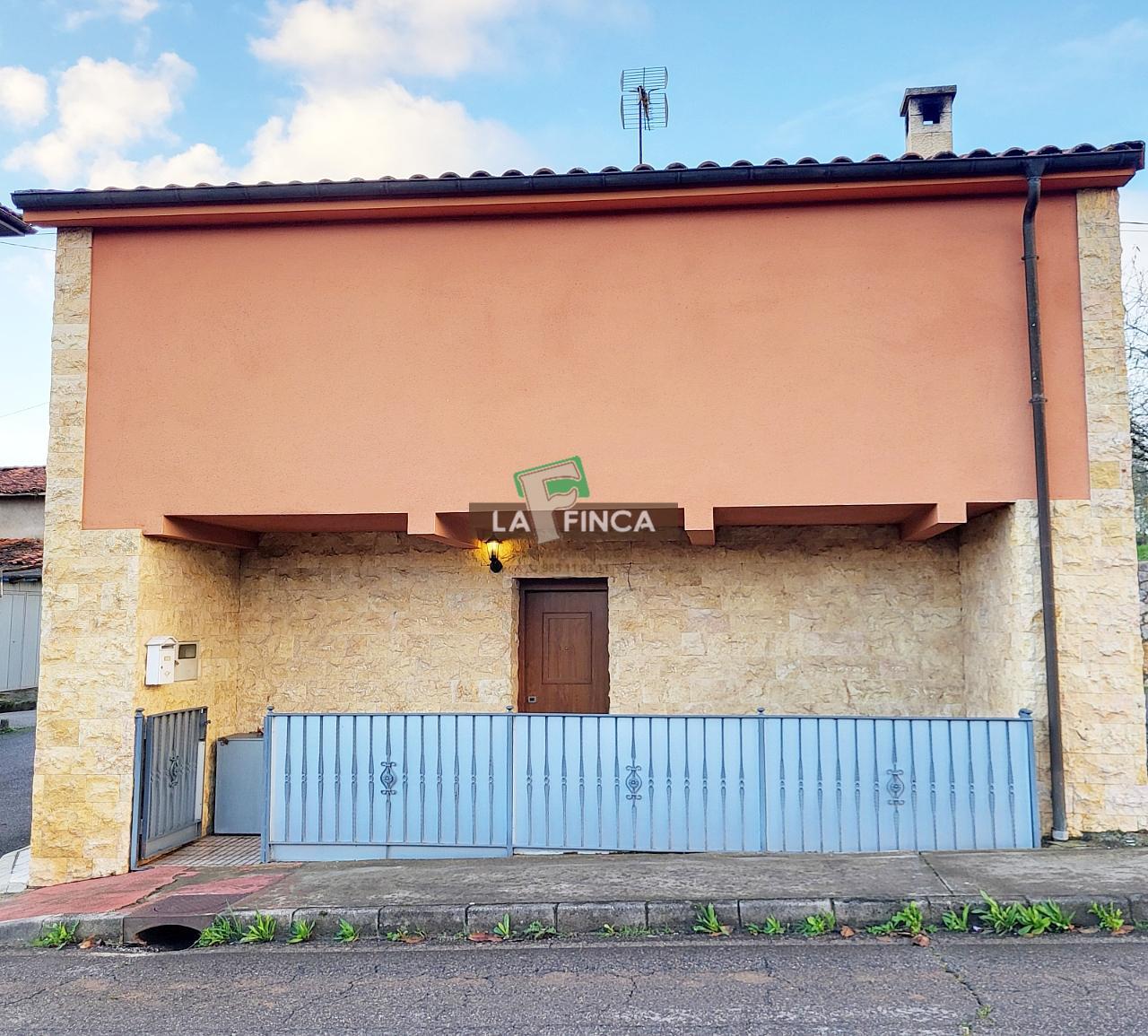 Venta de casa en Candamo