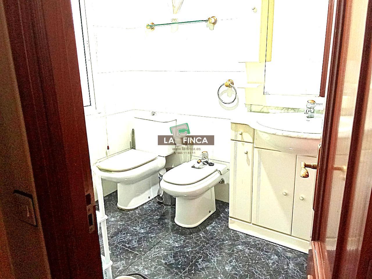 For sale of flat in Oviedo