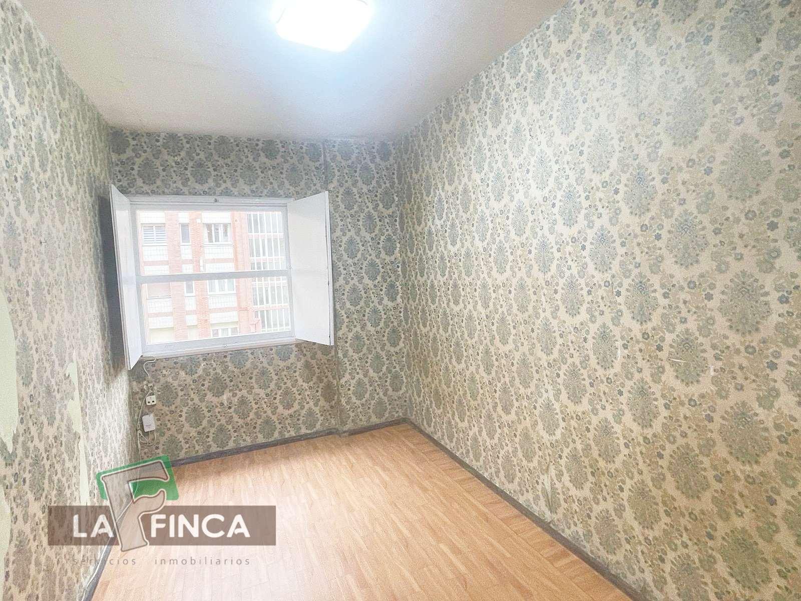 For sale of flat in Gijón