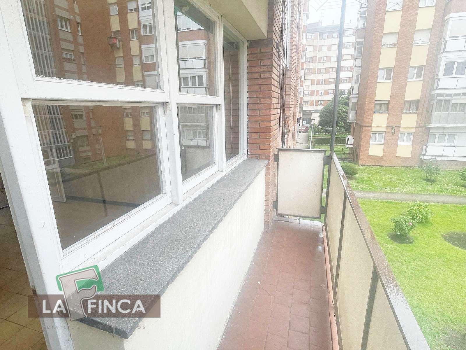 For sale of flat in Gijón