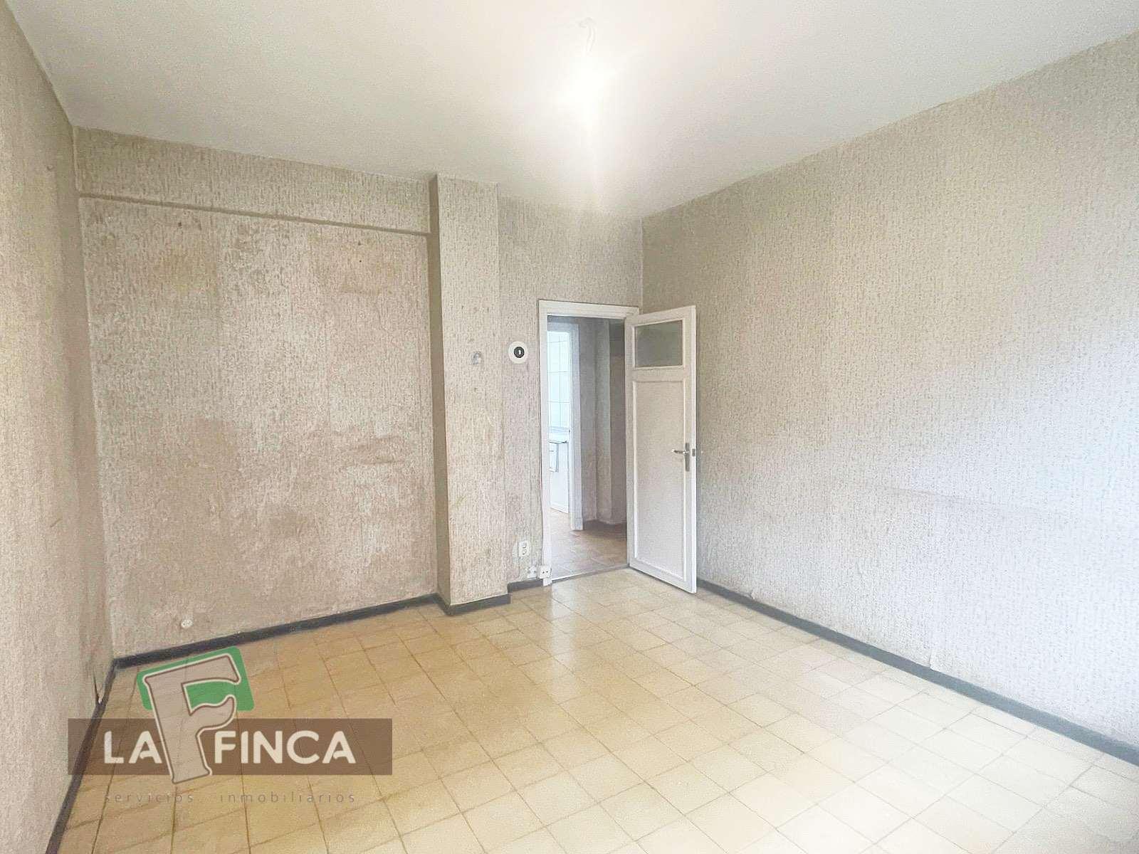 For sale of flat in Gijón