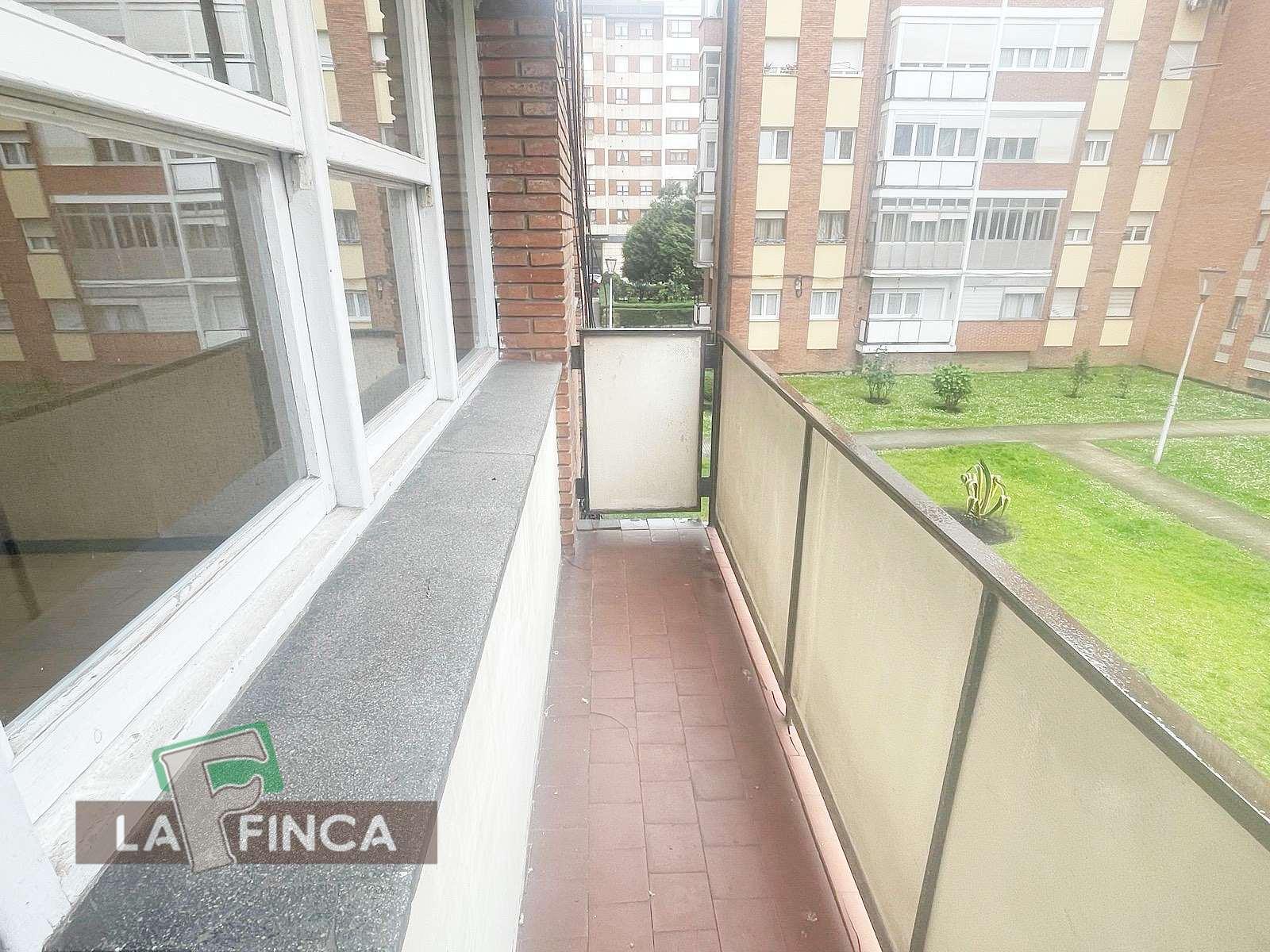 For sale of flat in Gijón