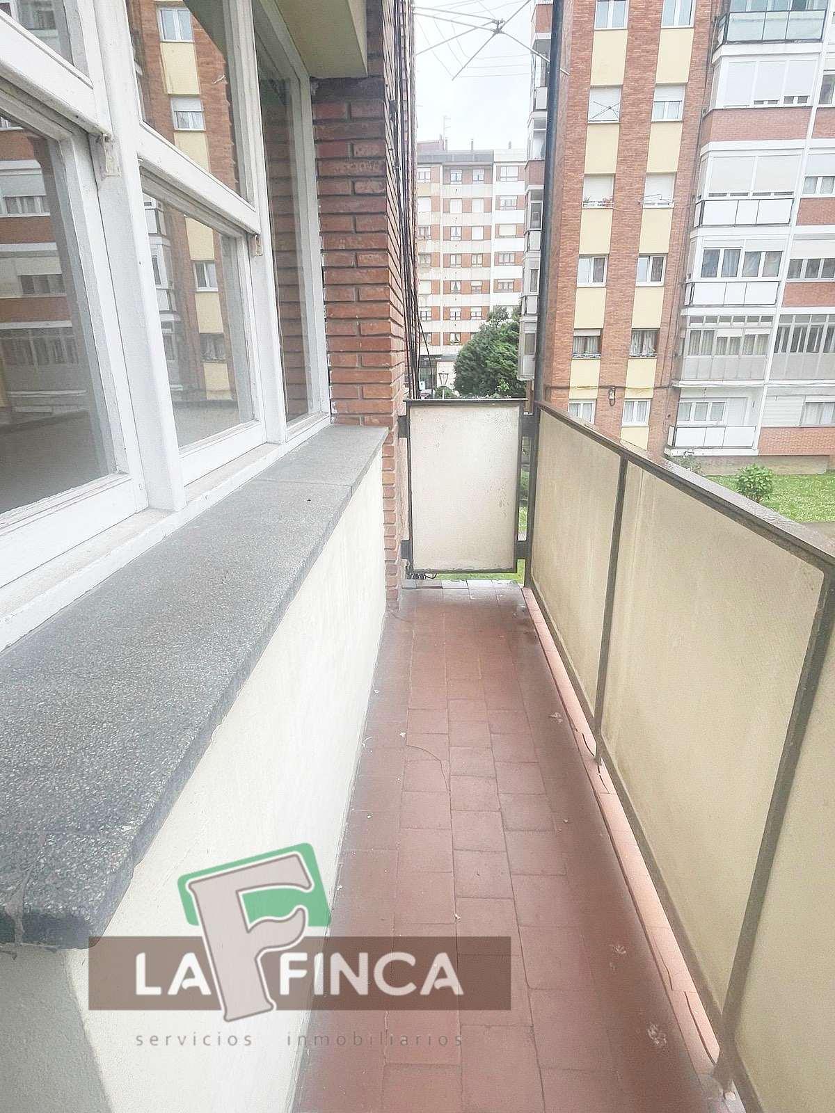 For sale of flat in Gijón