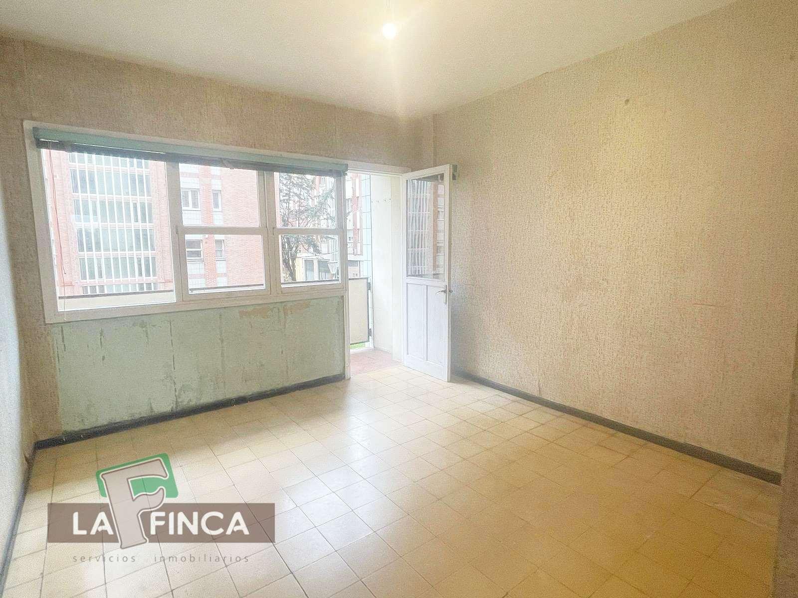For sale of flat in Gijón
