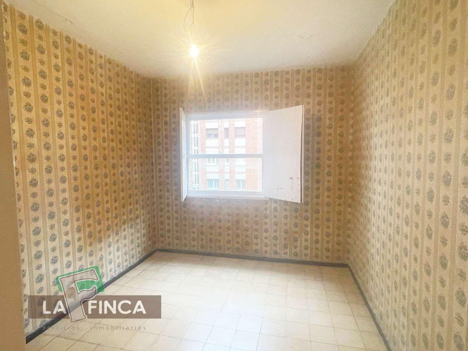 For sale of flat in Gijón