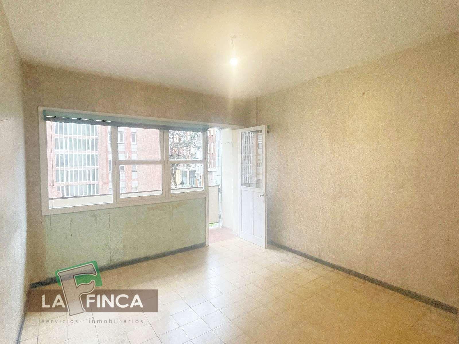 For sale of flat in Gijón