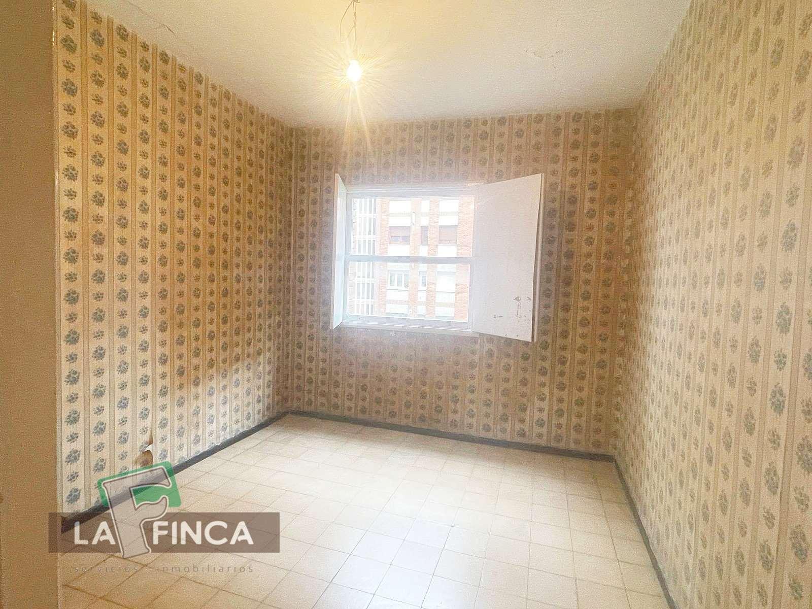 For sale of flat in Gijón