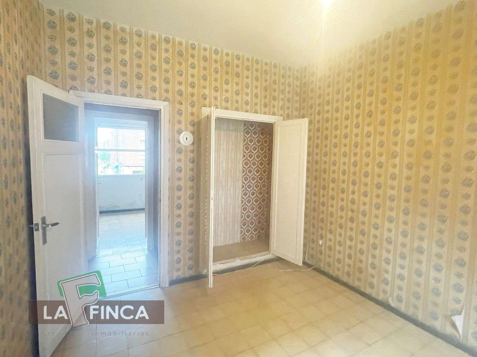 For sale of flat in Gijón