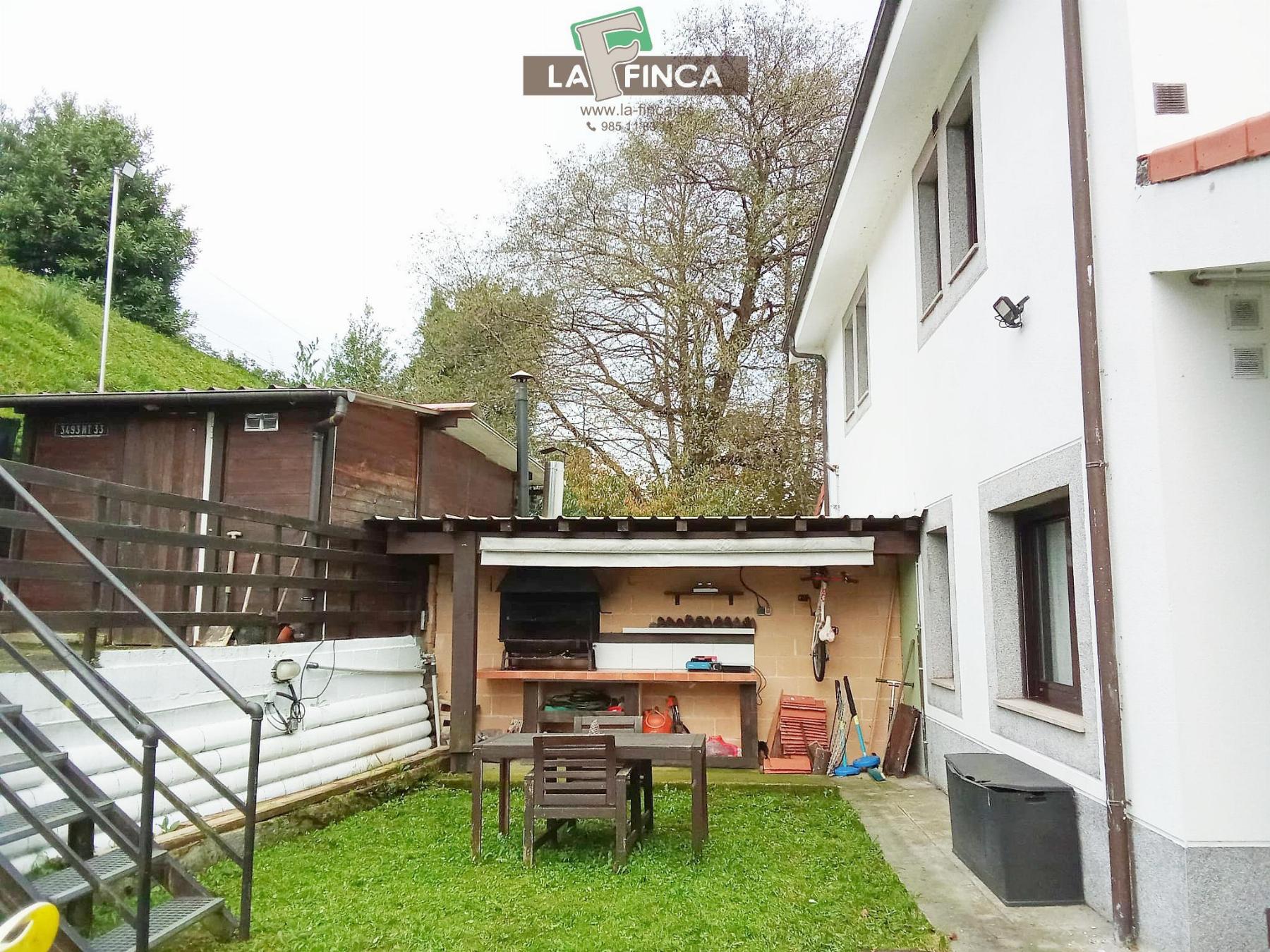 For sale of chalet in Soto del Barco