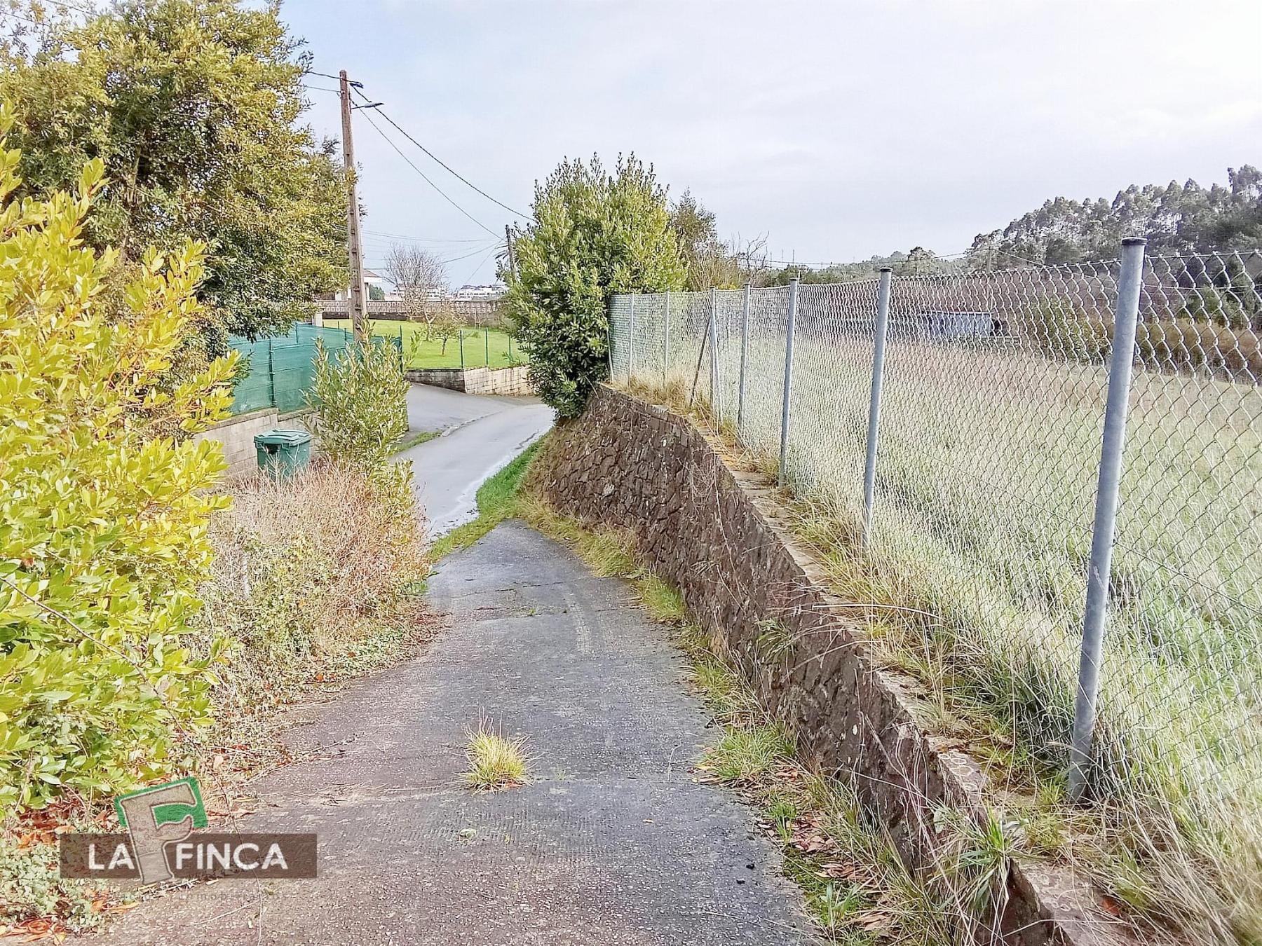 For sale of land in Gozón