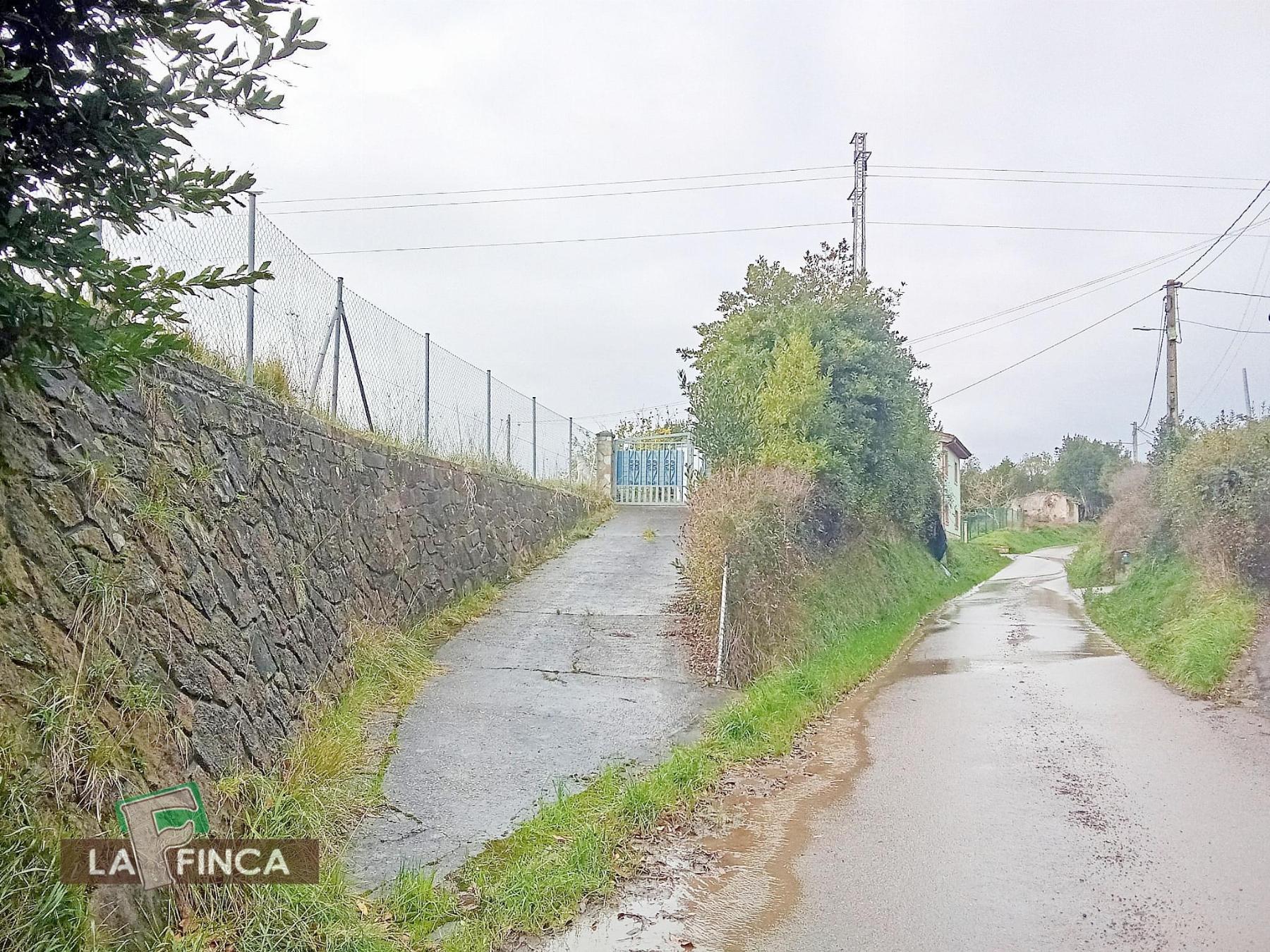 For sale of land in Gozón