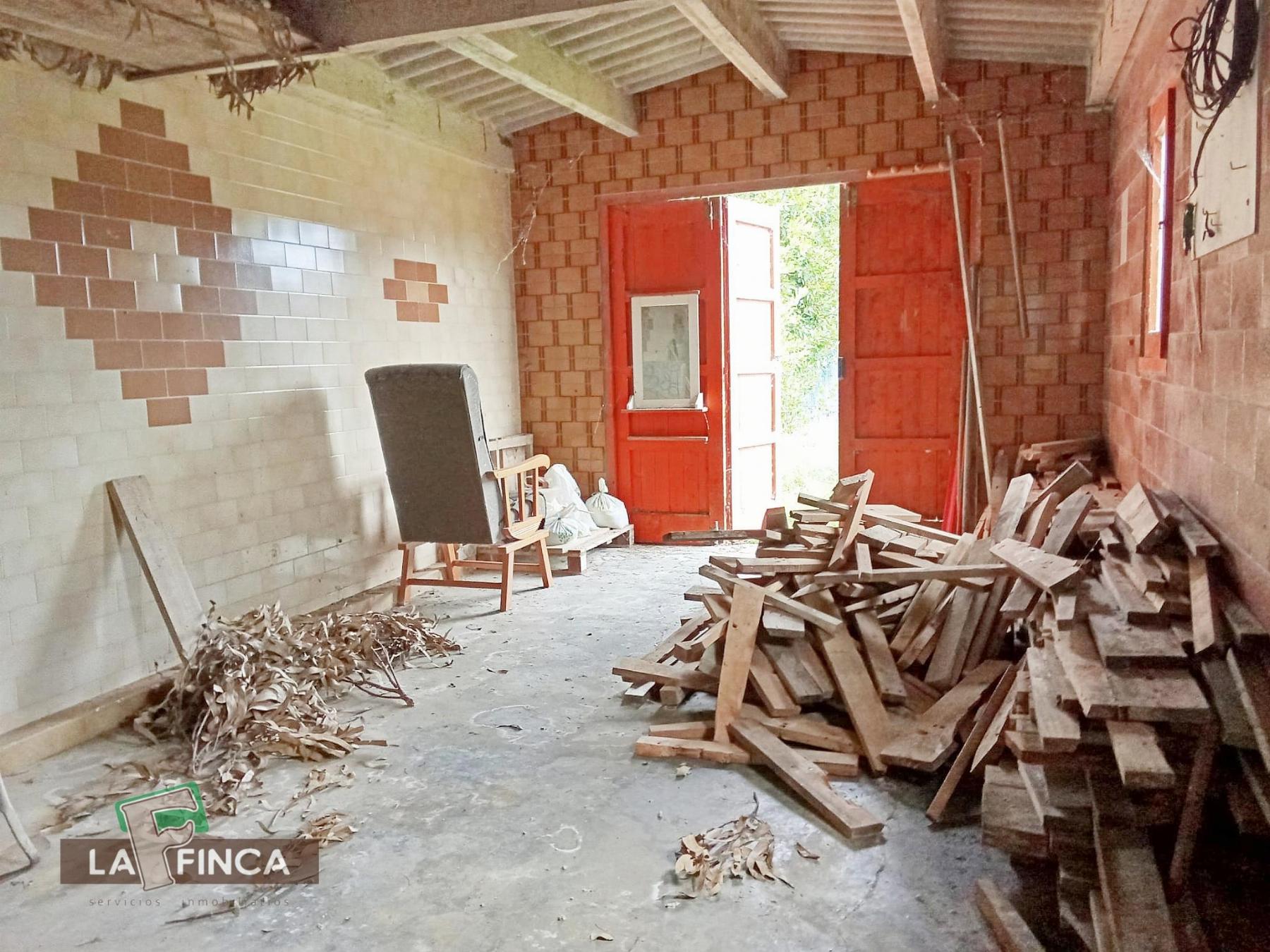 For sale of land in Gozón