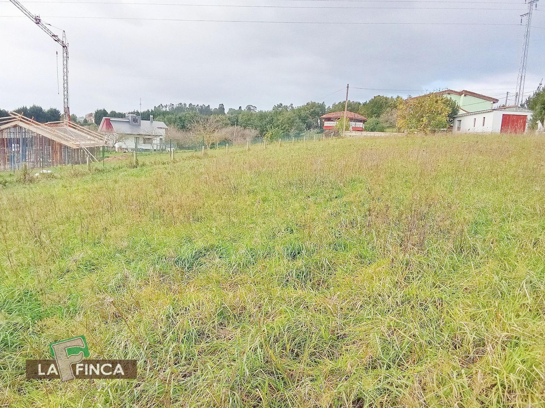 For sale of land in Gozón