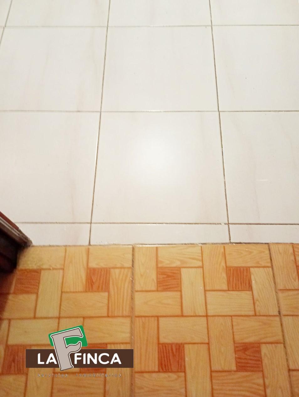 For sale of flat in Lugo de Llanera