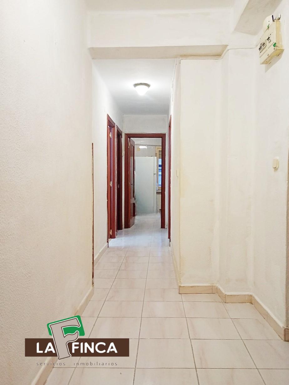 For sale of flat in Lugo de Llanera