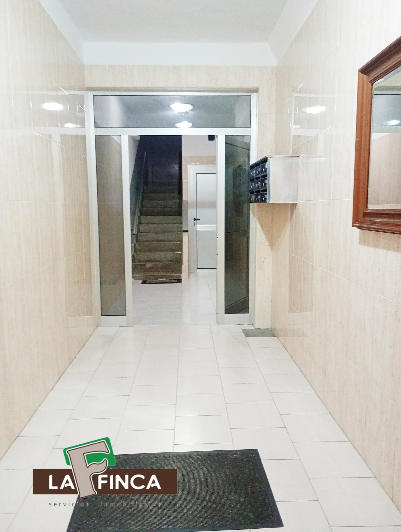 For sale of flat in Lugo de Llanera