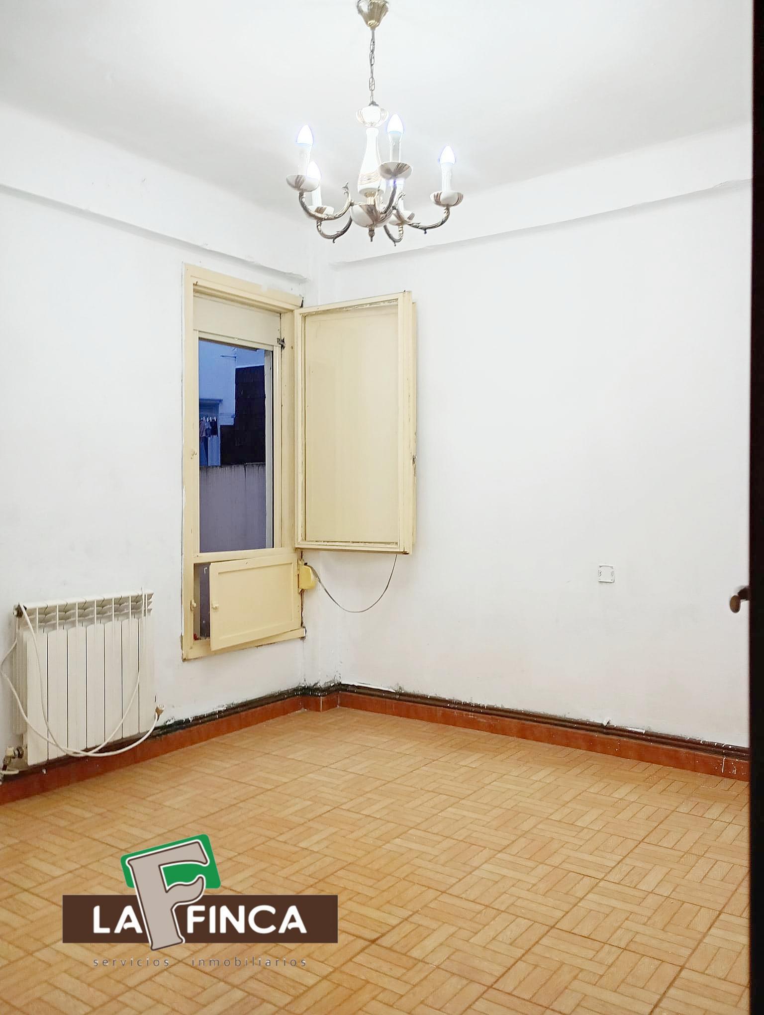 For sale of flat in Lugo de Llanera