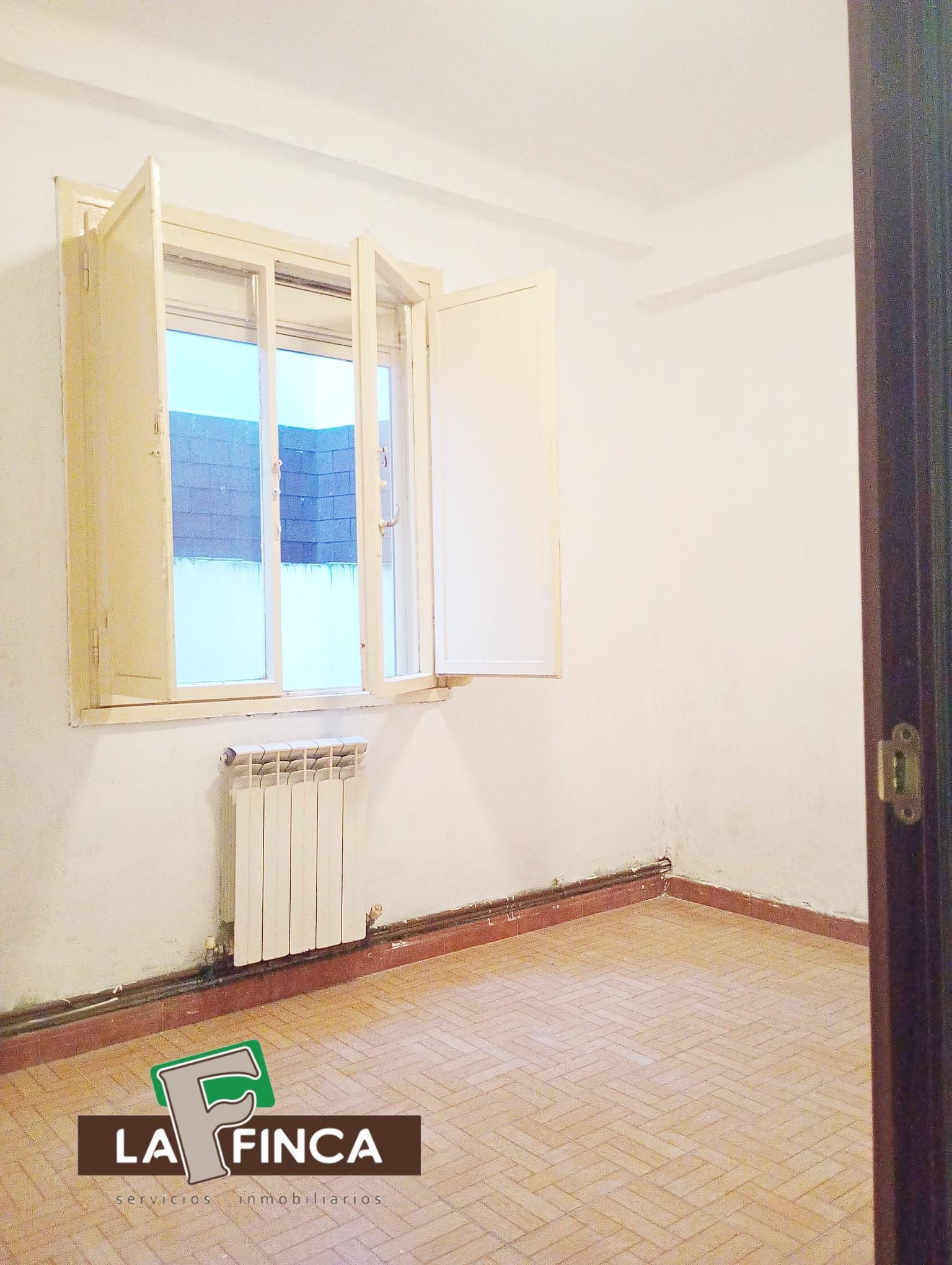For sale of flat in Lugo de Llanera