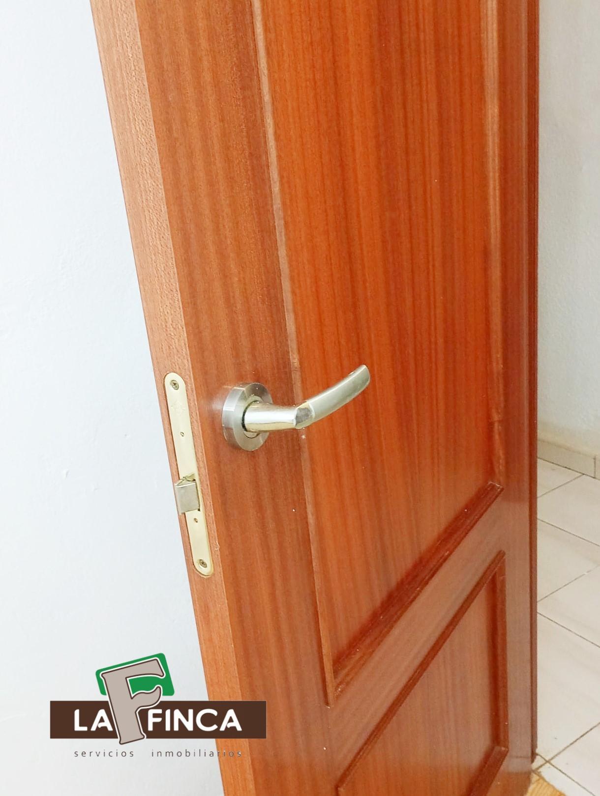 For sale of flat in Lugo de Llanera