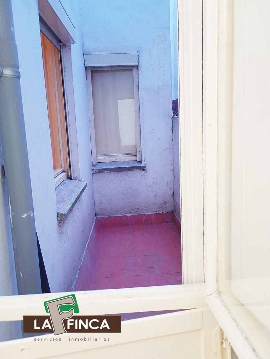 For sale of flat in Lugo de Llanera