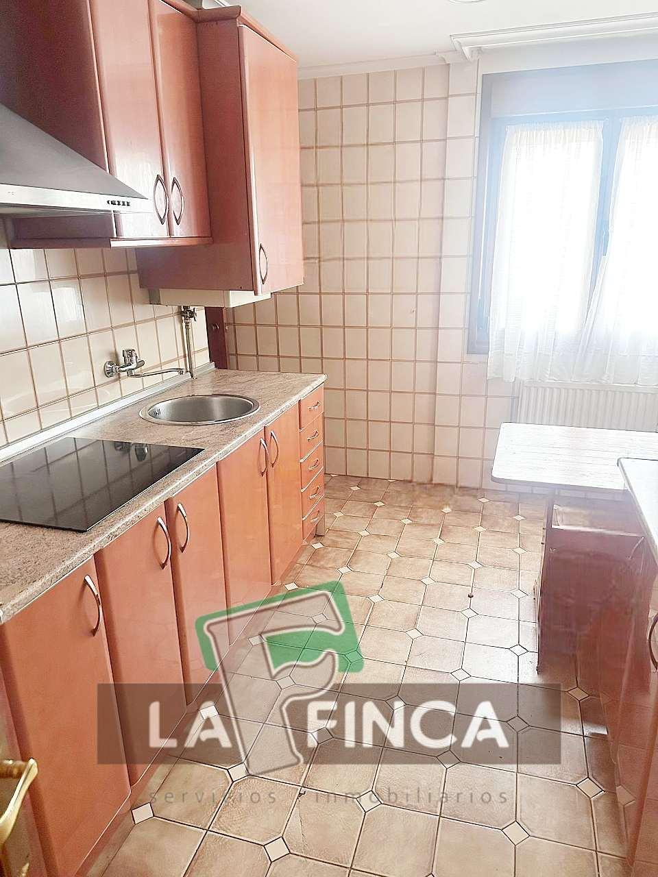 For sale of flat in Oviedo
