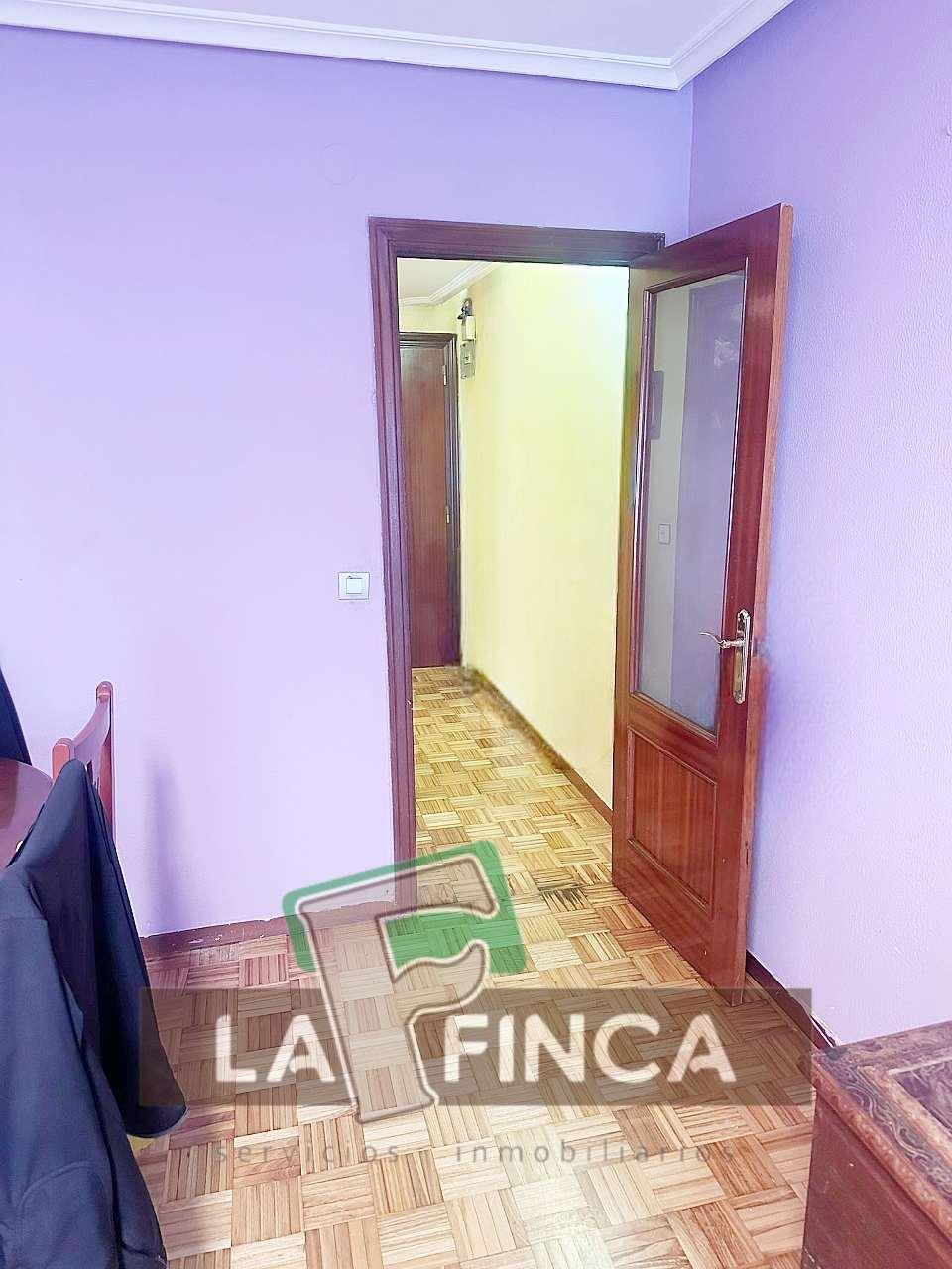 For sale of flat in Oviedo