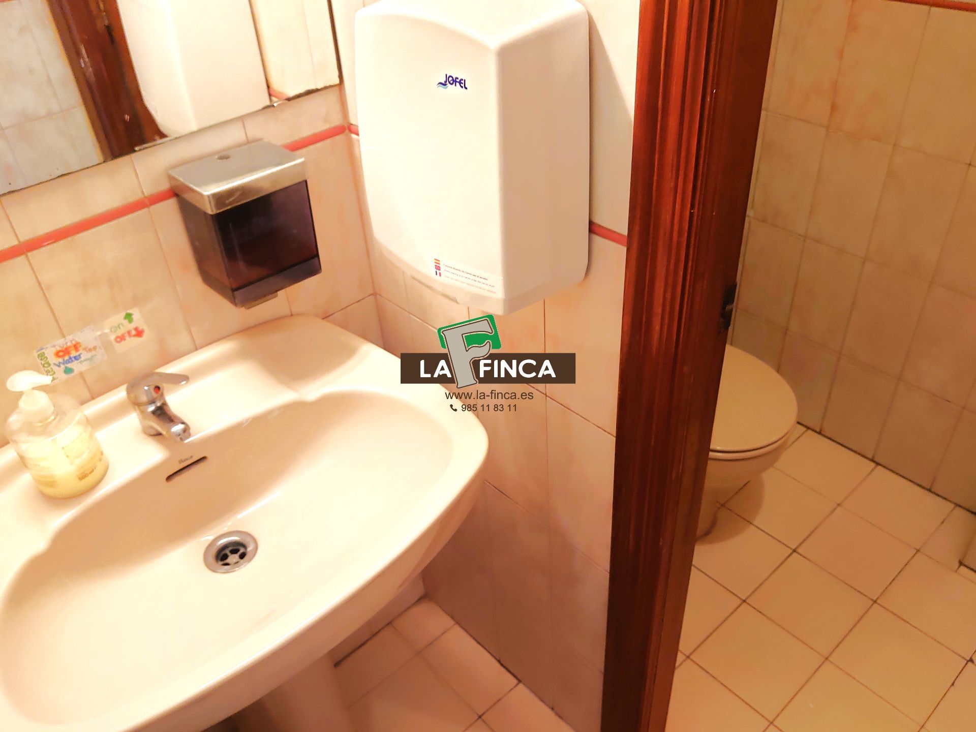 Venta de local en Oviedo