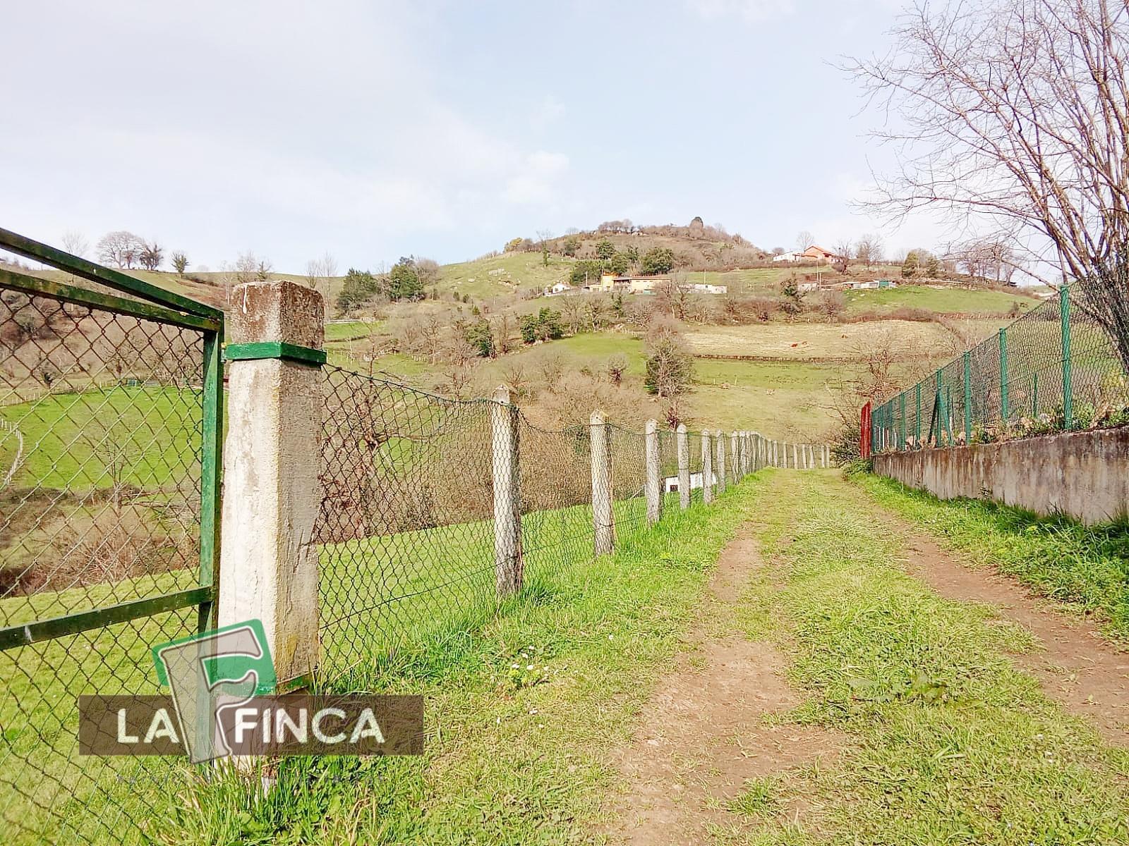 Venta de terreno en Olloniego/Lluniego