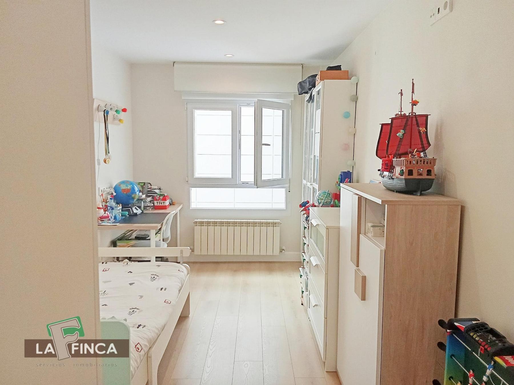 For sale of flat in Gijón