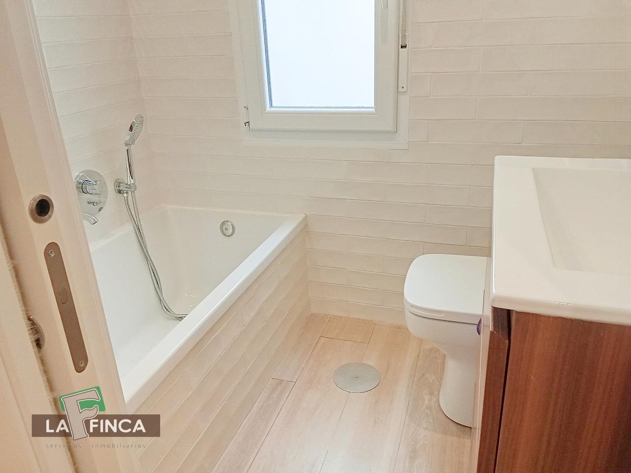 For sale of flat in Gijón