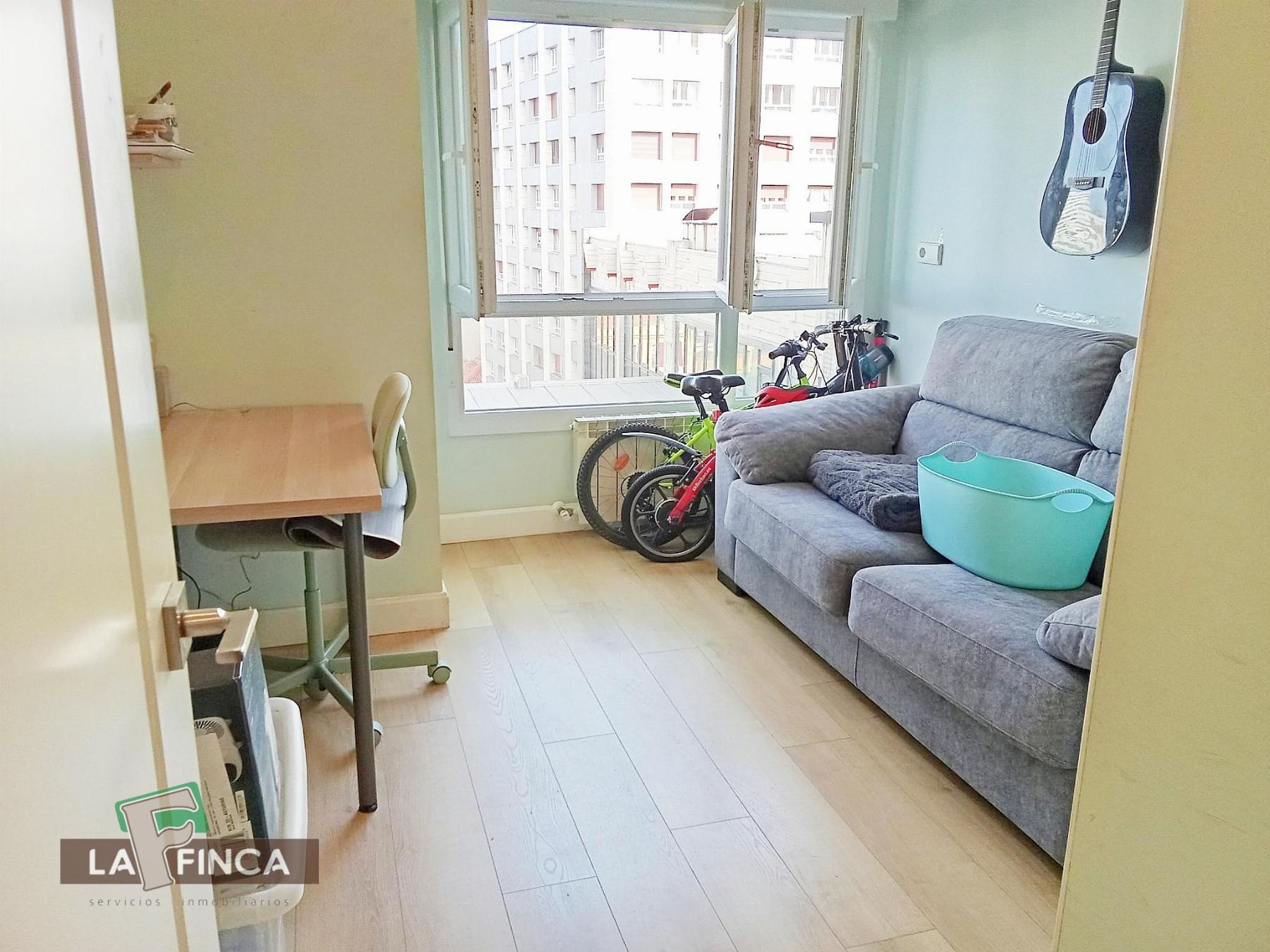 For sale of flat in Gijón