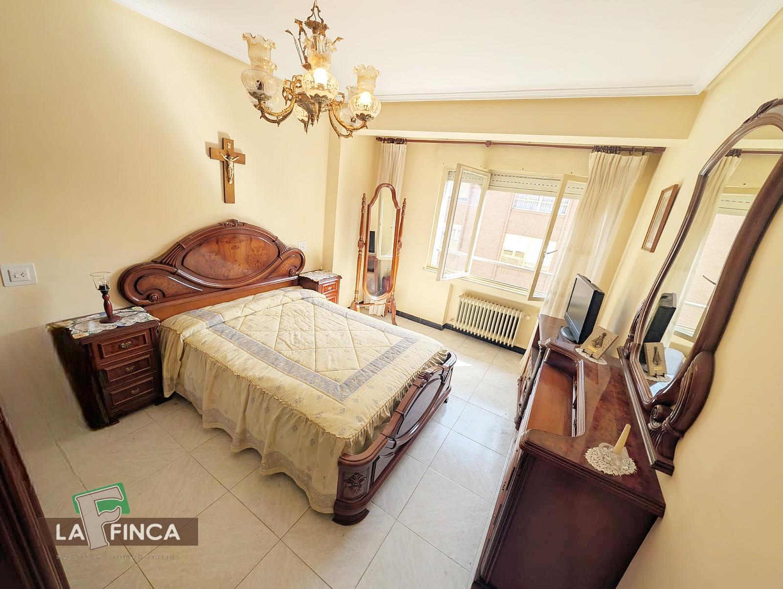 For sale of flat in Oviedo