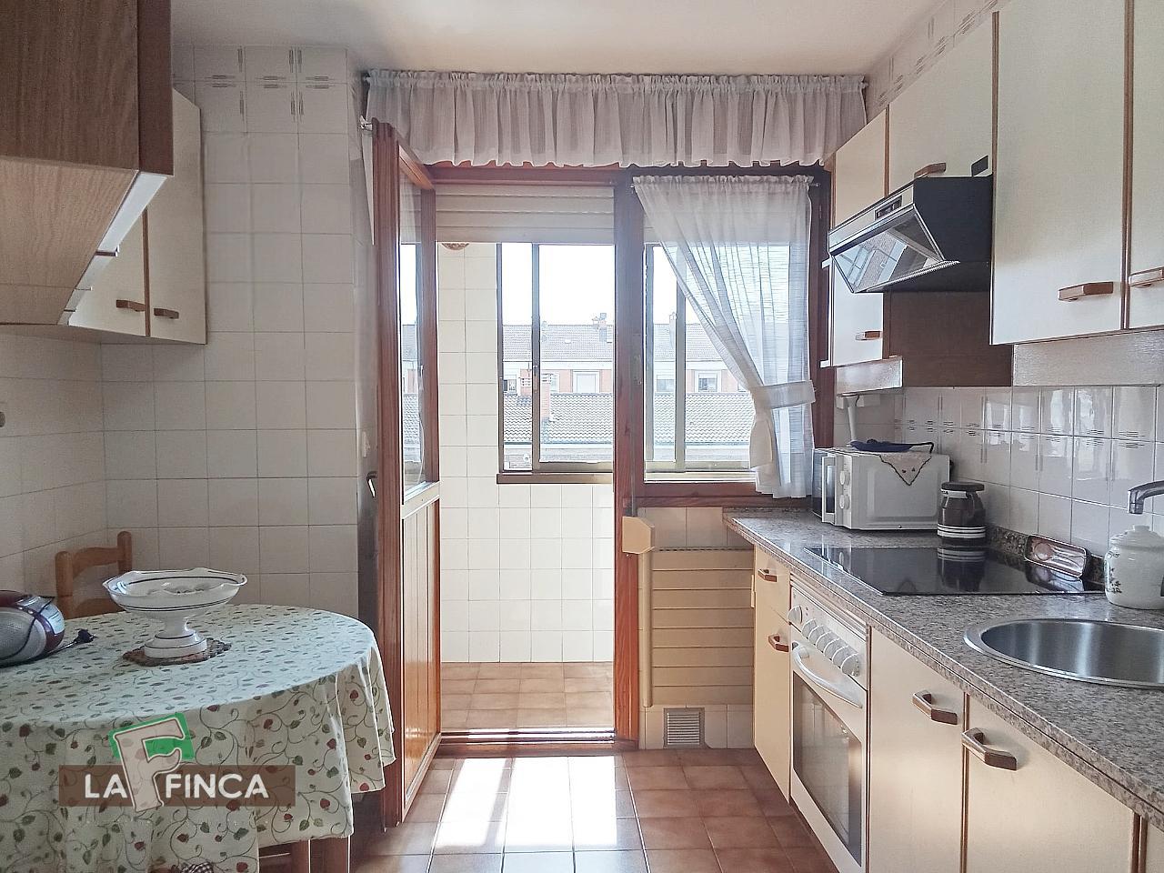 Venta de piso en Lugones