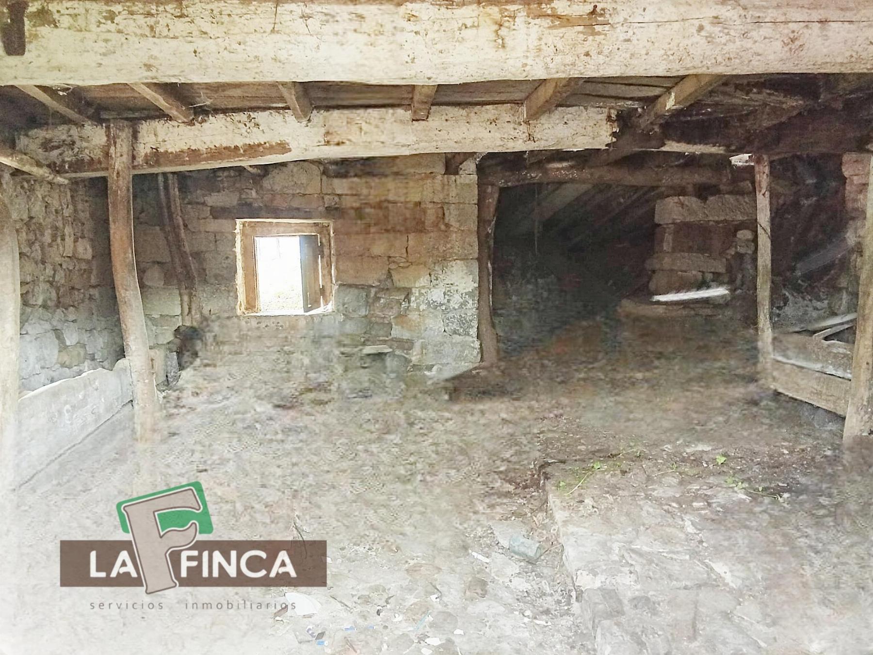 Venta de finca rústica en Santo Adriano
