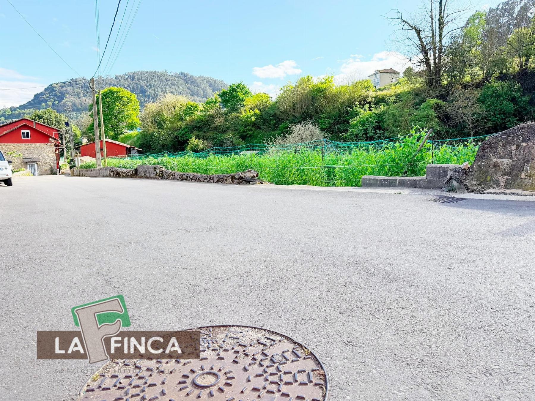 Venta de terreno en Pravia