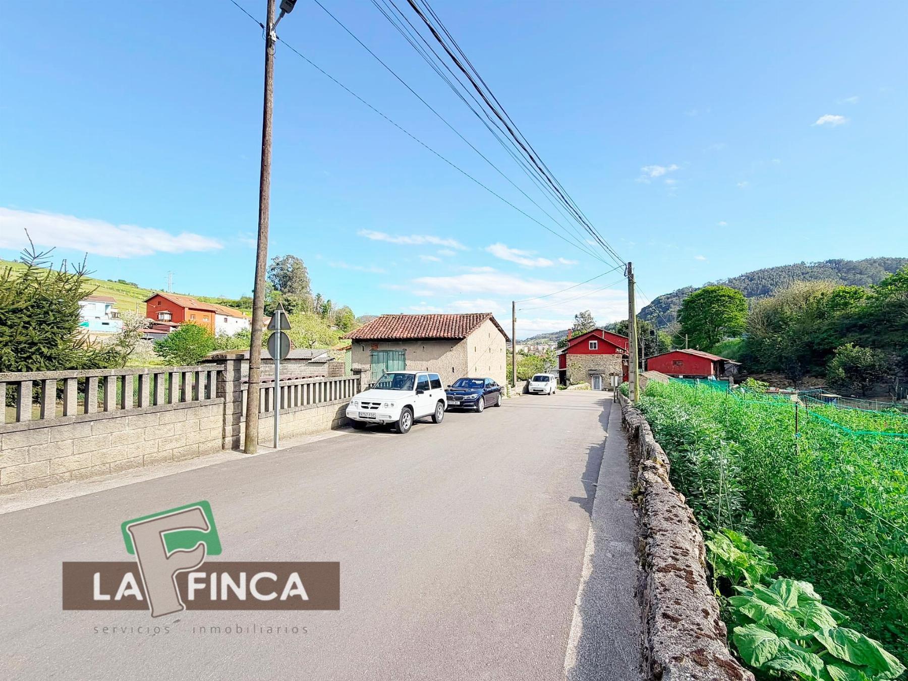 Venta de terreno en Pravia