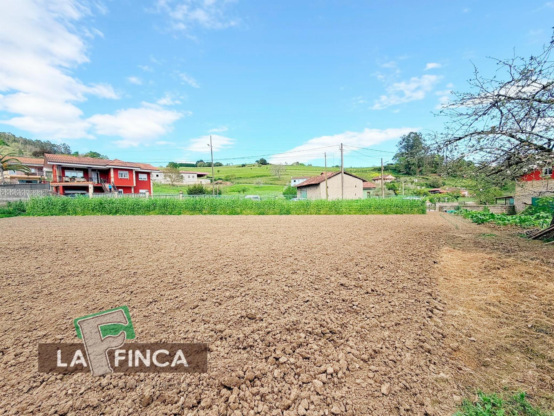 Venta de terreno en Pravia