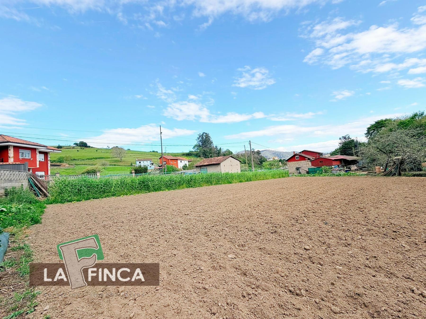 Venta de terreno en Pravia