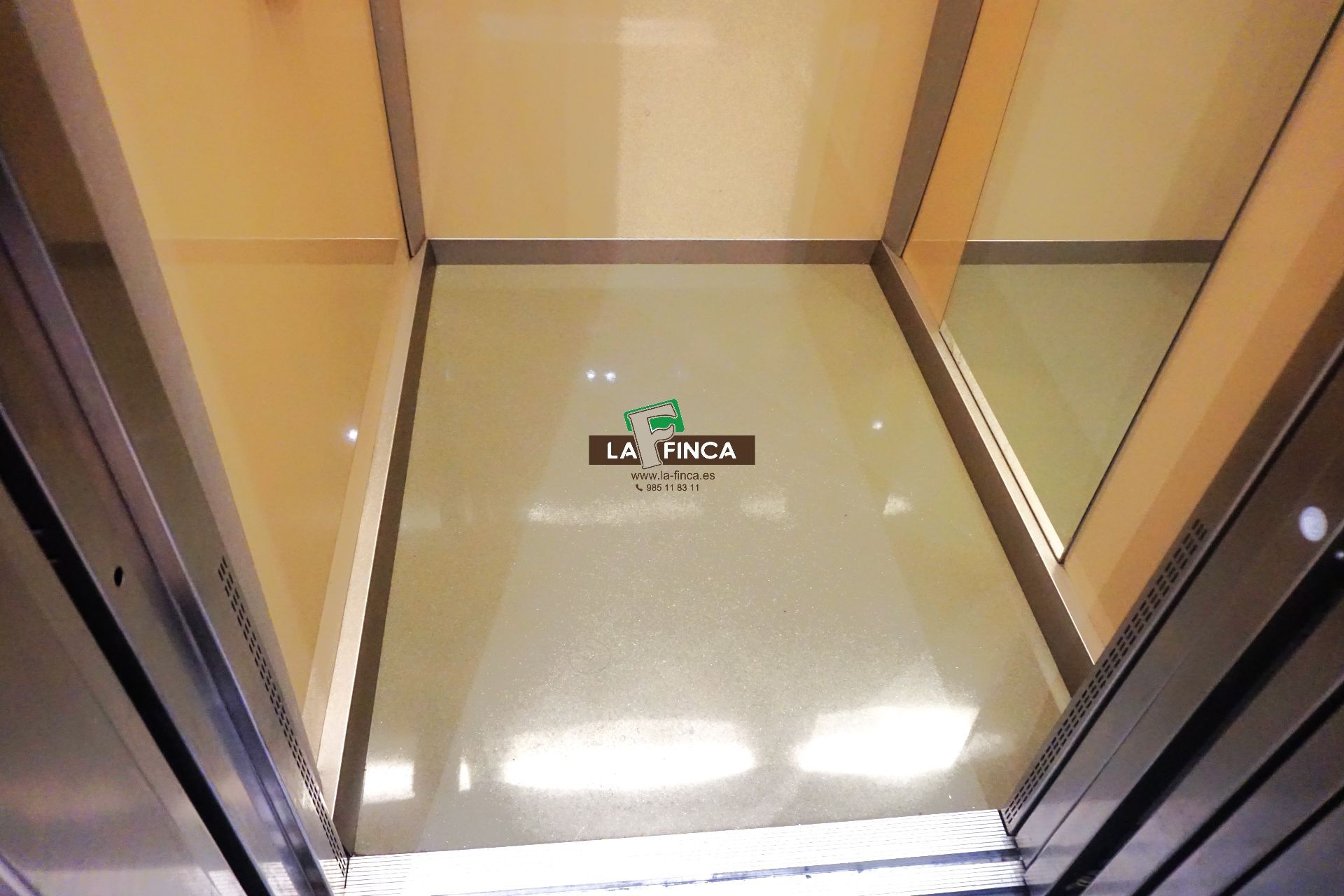 For sale of garage in Oviedo